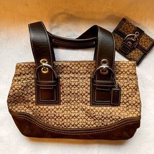 LIKE NEW Coach signature mahogany leather & suede buckle bag